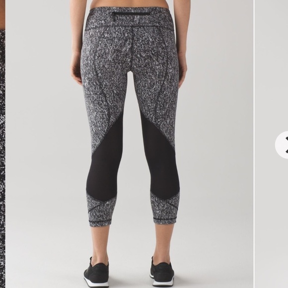 Lululemon Pace Rival Crop 22” Power Luxtreme Suited Jacquard Black White / Black - Picture 2 of 16